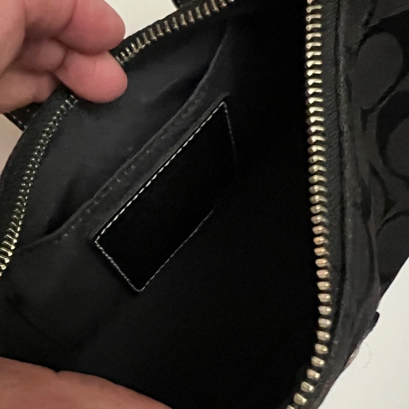 Vintage Coach Black Shoulder Bag with Buckle Detail - Picture 14 of 14